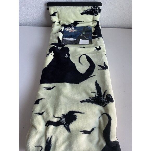 The Wizard Of Oz Wicked Witch 60 X 70" Green Throw Blanket Flying Monkeys NEW - Picture 2 of 16